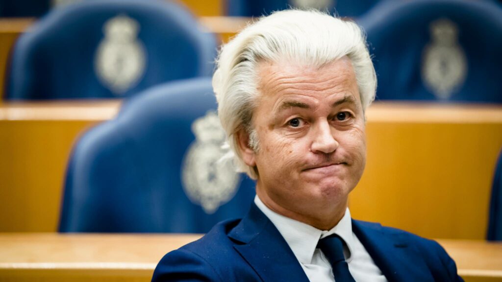 Fragiele Nederlandse Regering Wankelt Terwijl Minister Aftreedt En Geert Wilders PVV Woest Is INDIGNATIE AI & Politiek