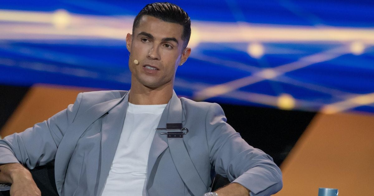 Ligue 1 betrekt Lionel Messi bij antwoord op kritiek Cristiano Ronaldo: ’Hij speelt in 38 graden…’ | Voetbal