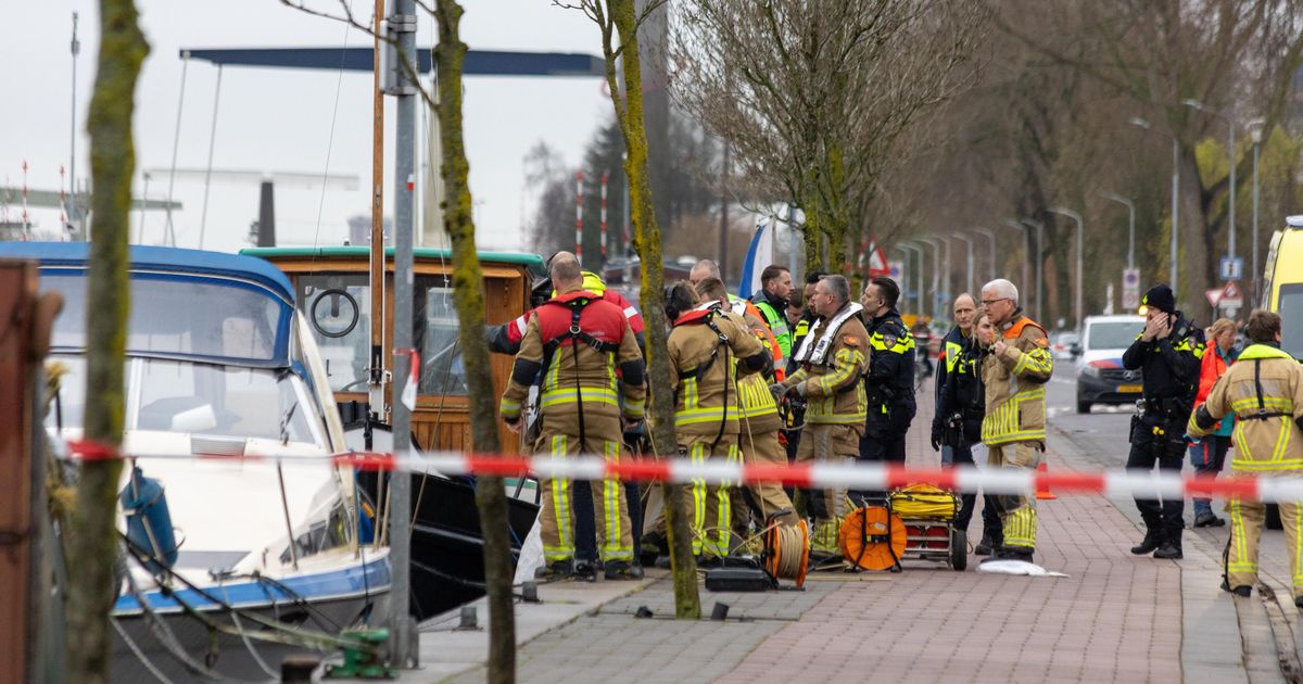 Twee overleden personen aangetroffen in water langs Noordervaartdijk in Krommenie