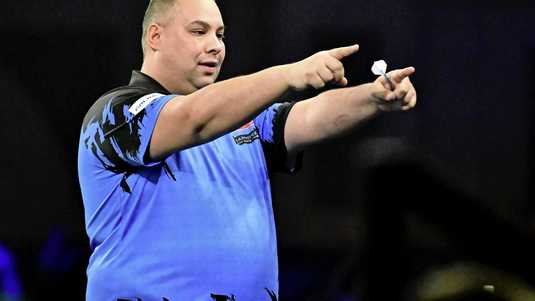 LIVE WK Darts: Jermaine Wattimena in de problemen tegen ziek ogende Peter Wright | Darts