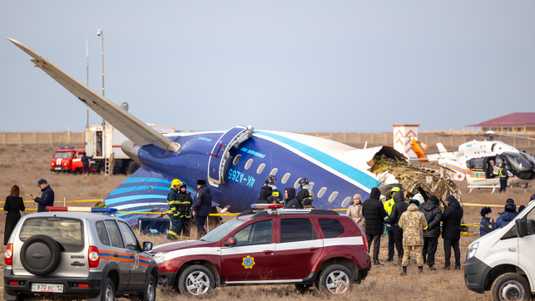 Autoriteiten: bijna veertig doden door crash passagiersvliegtuig in Kazachstan | Buitenland