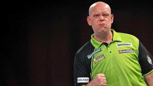 Overtuigende Michael van Gerwen herpakt zich op tijd tegen Jeffrey de Graaf voor plek in kwartfinale WK darts | Darts