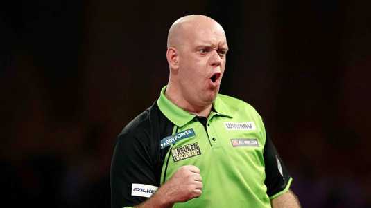 Michael van Gerwen groeit gestaag: achtste finale WK bereikt | Darts