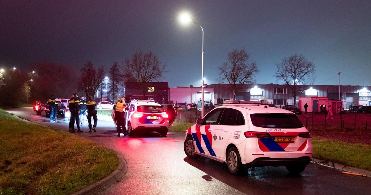 ’Explosief gevonden bij parkeerterrein van Valet Parking Rijsenhout, verdachte aangehouden’