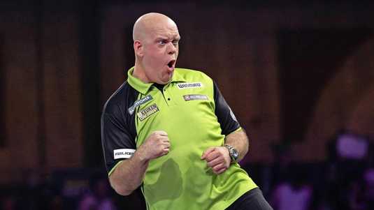 LIVE WK darts: Michael van Gerwen pakt ook vijfde set en nadert finaleplek | Darts