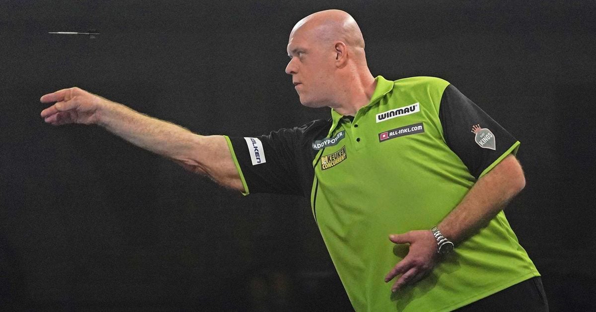 LIVE WK darts: Chris Dobey één set verwijderd van halve finale tegen mogelijk Michael van Gerwen