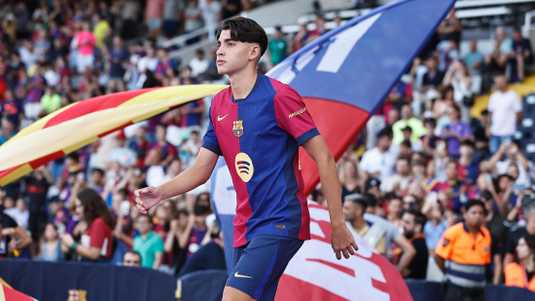 In de voetsporen van Lamine Yamal: Toni Fernandez (16) geeft fans Barcelona opnieuw hoop | Voetbal