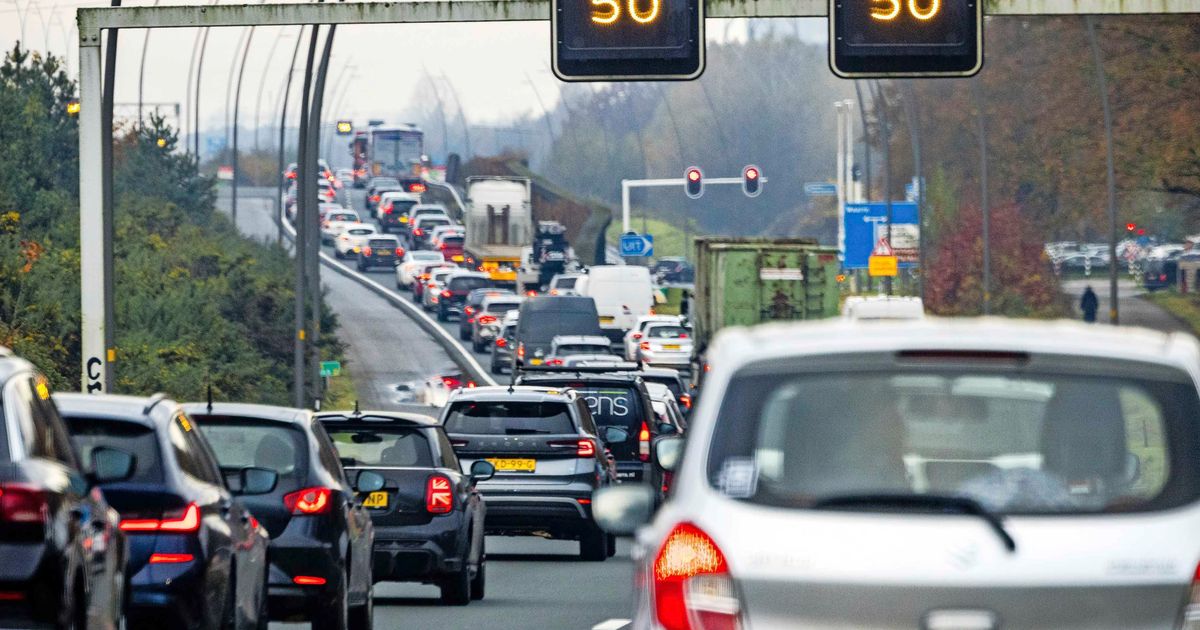 Filerijden, extra reistijd én drukke avondspits: deze steden zijn het minst aantrekkelijk voor automobilisten