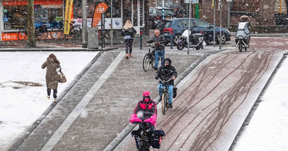 Hagel, natte sneeuw en stuk kouder: winterse buien bepalen weerbeeld