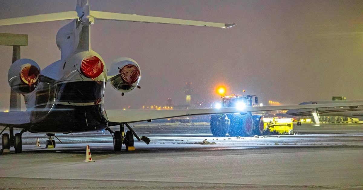 Schiphol schrapt tientallen vluchten vanwege sneeuw