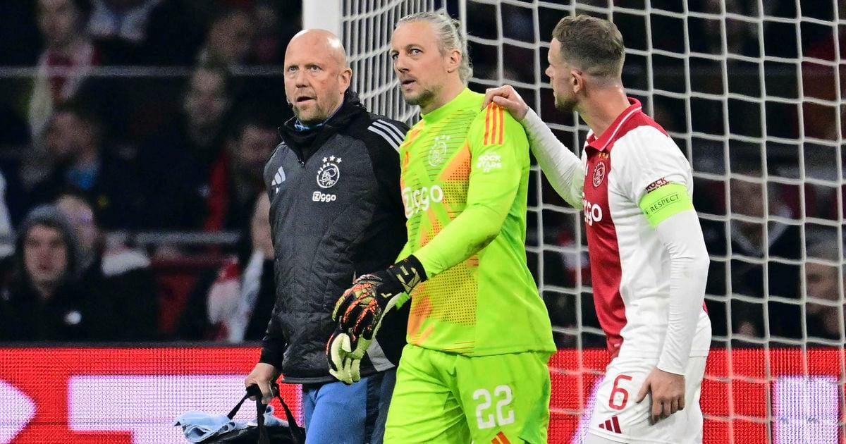 Trieste aftocht voor Remko Pasveer bij Ajax: ’Het ziet er niet goed uit’